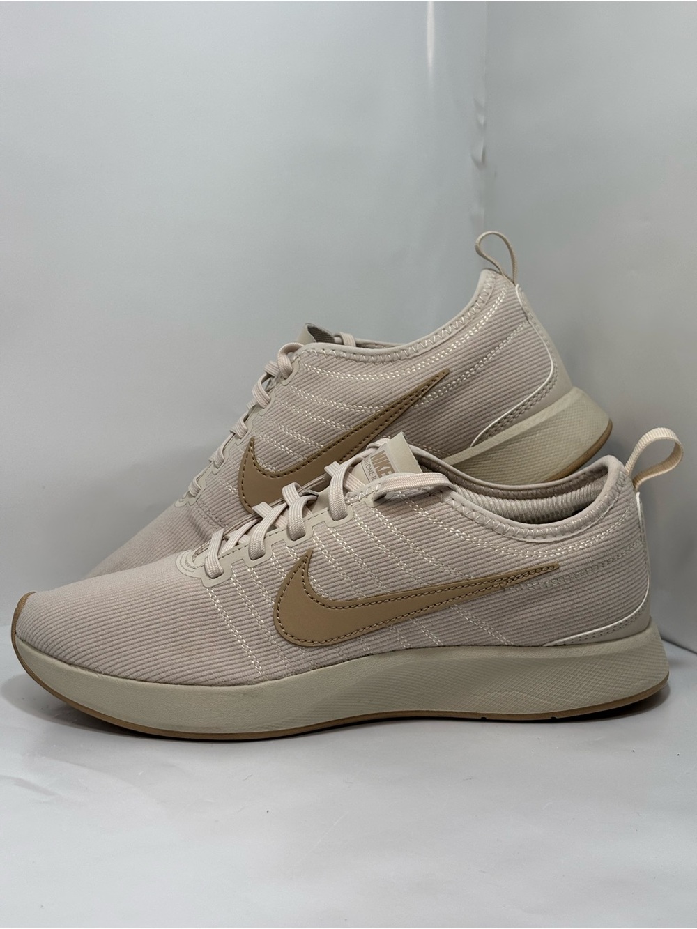 Nike Dualtone Racer Tan Women's Size 7.5 Low Top Running Shoe 917682-008